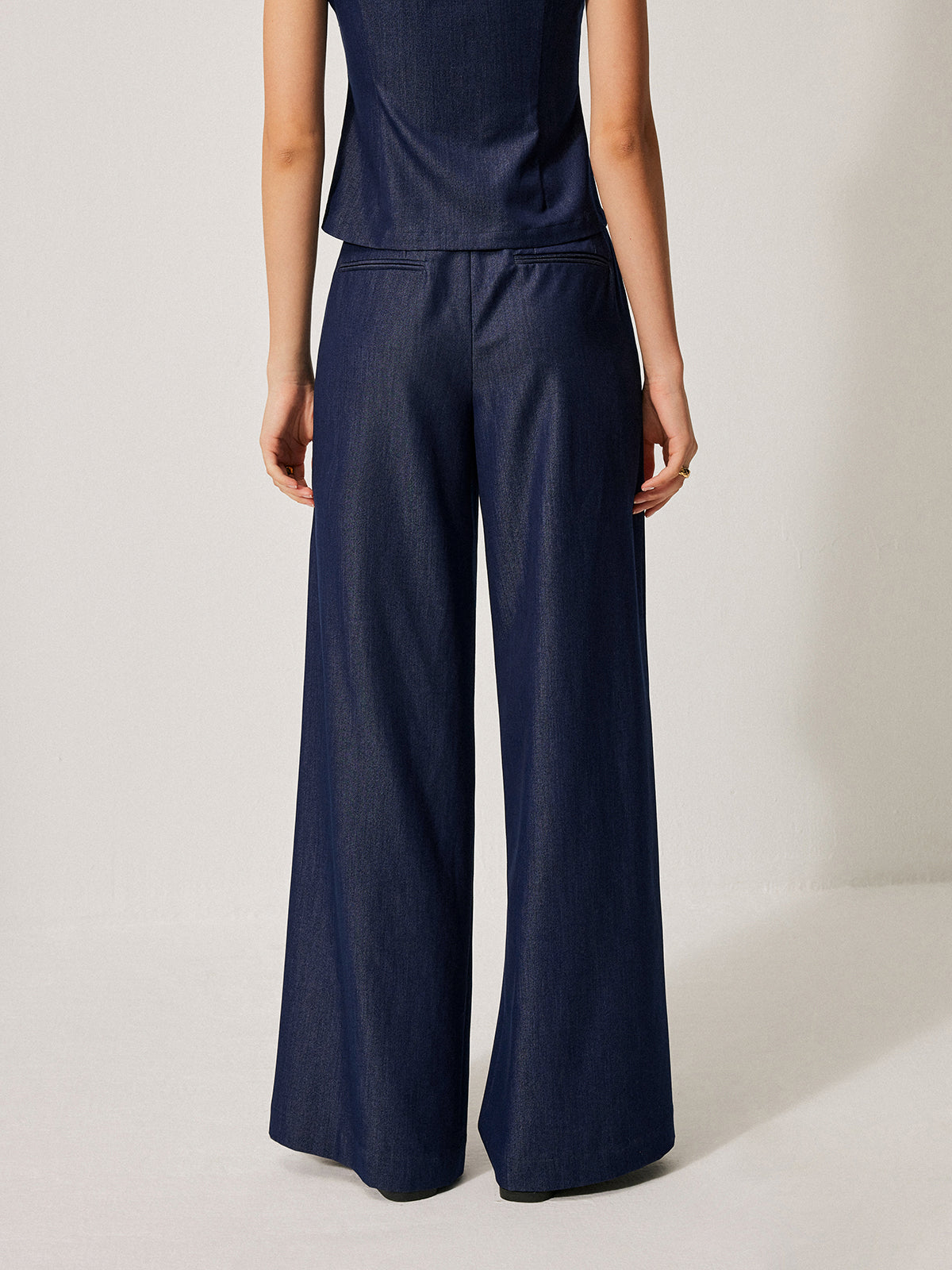 Mid-Waist Pocket Detail Pants